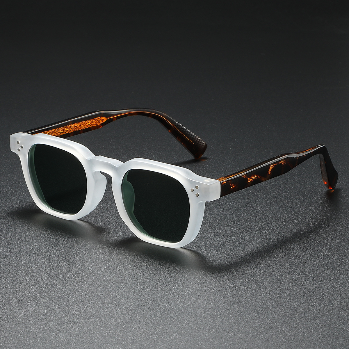 Henriksen Retro Sunglasses